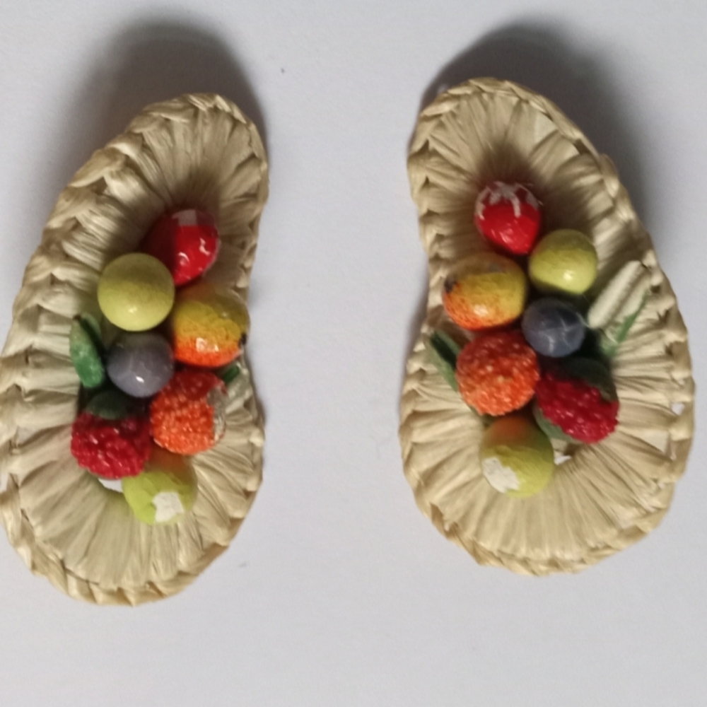 *RARE* Made In West Germany Horn of Plenty Fruit Basket 1940's Clip-on Earrings